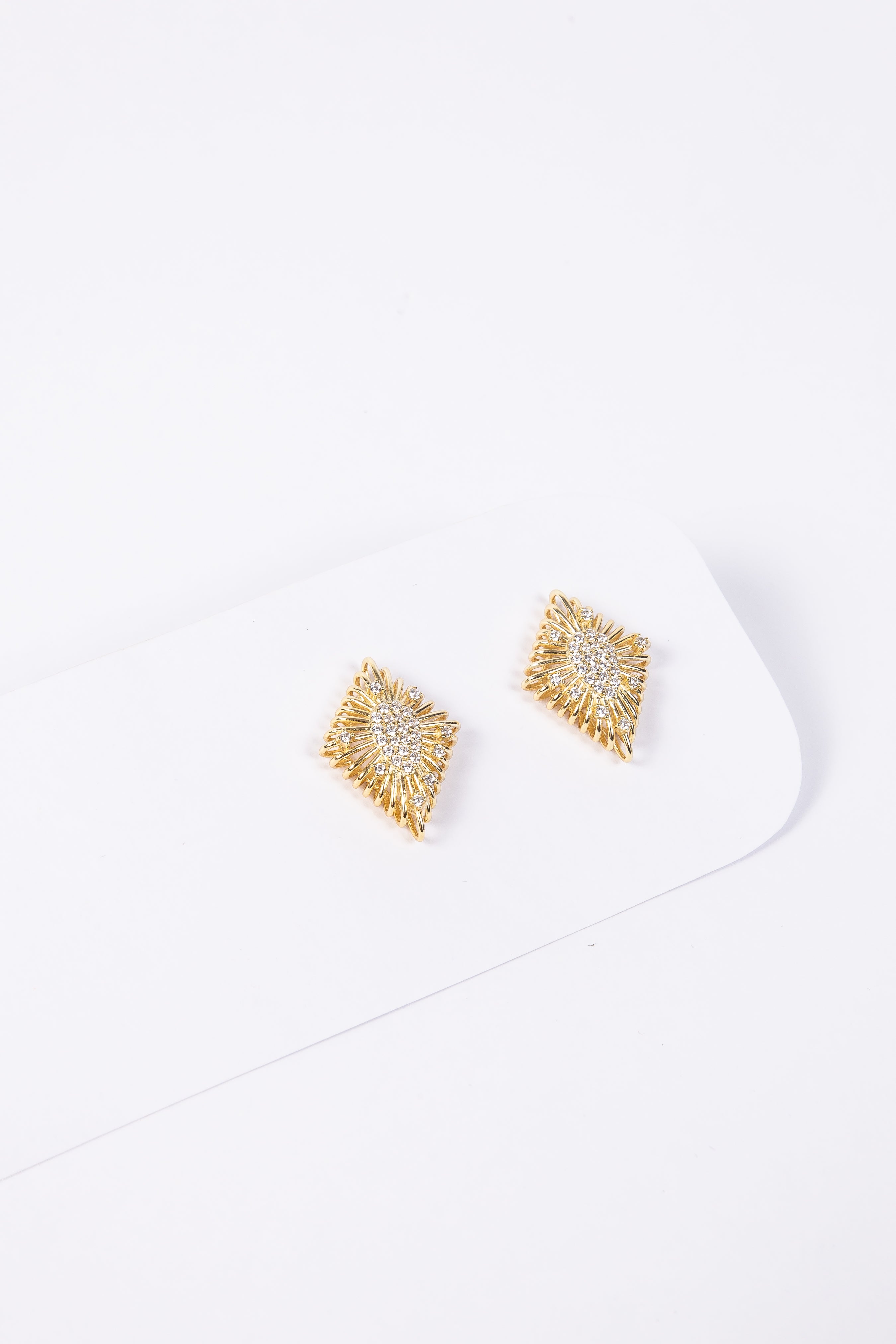 Aro Diamond Sari Cz Stud