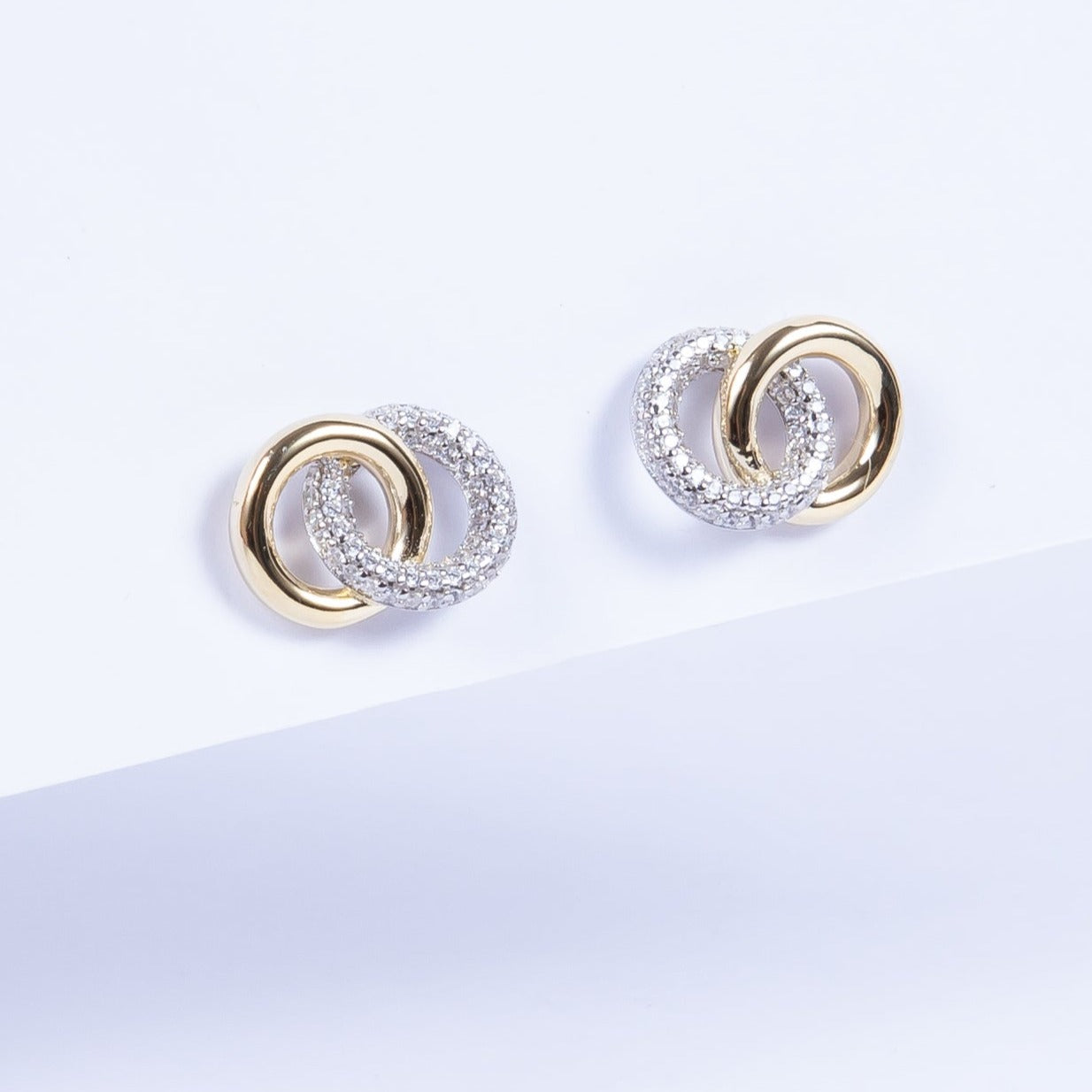 Aro Interlock Cz Y Gold Stud
