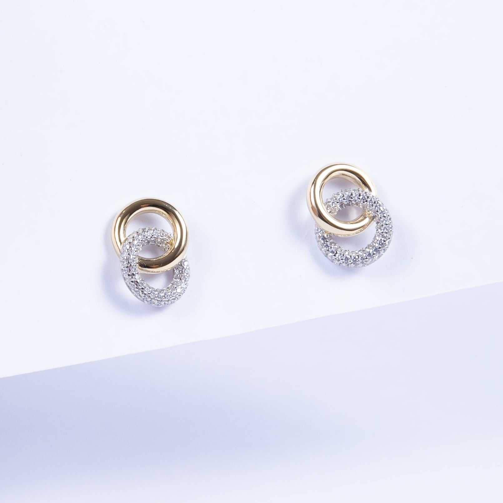 Aro Interlock Cz Y Gold Stud