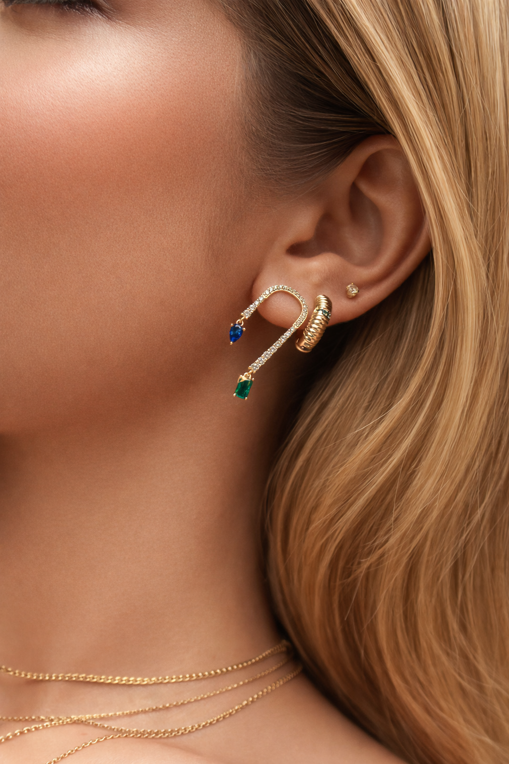 Aro Curvy U Stud Green & Blue