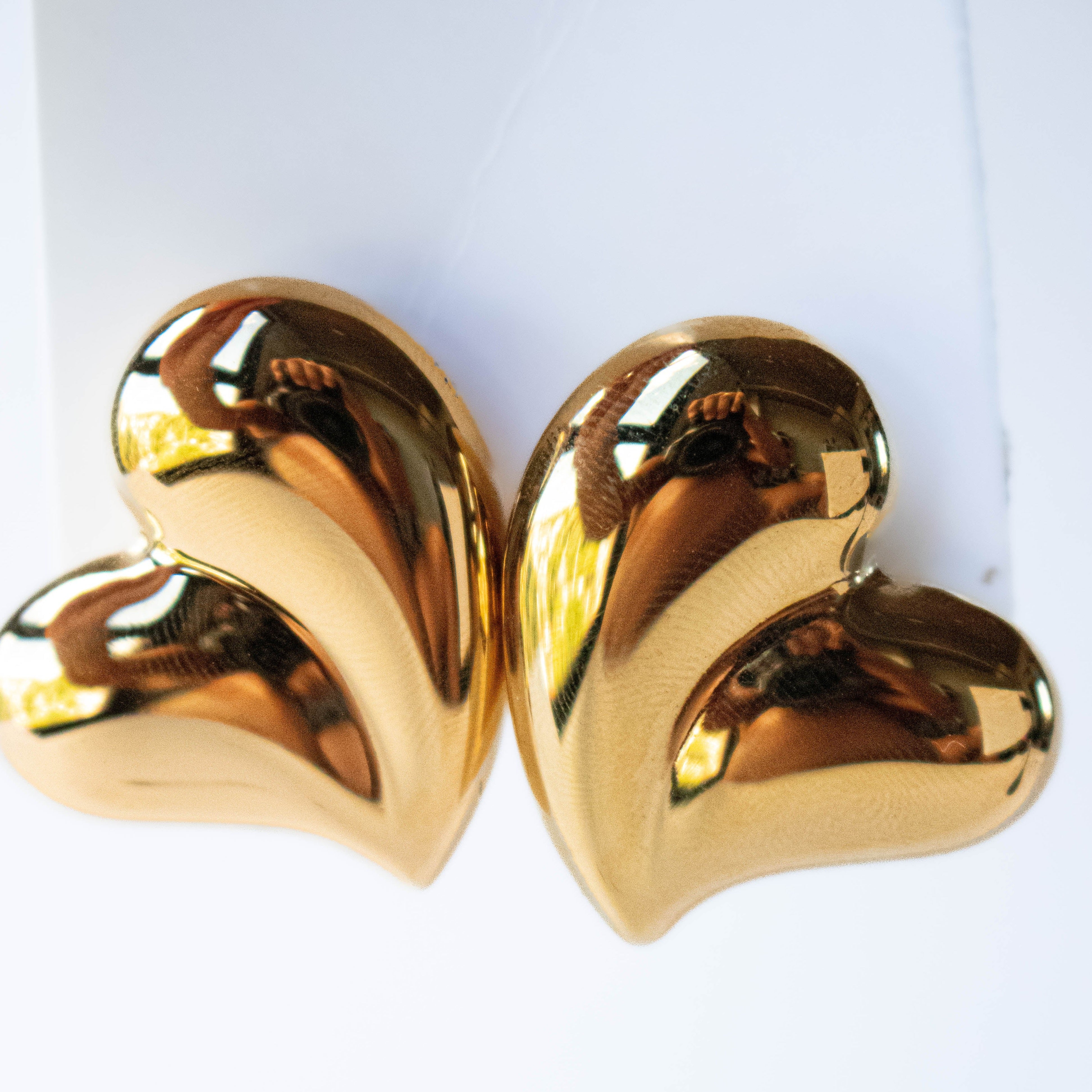 Aro Gross Heart Stud Gold