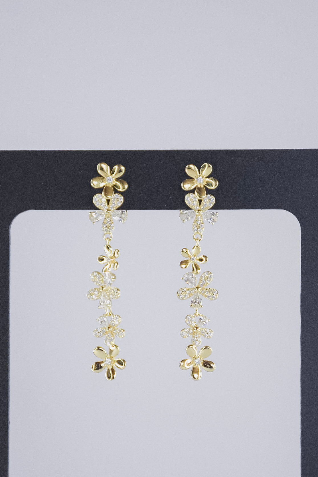 Aro Tiny Daisy Cascade Drop Gold