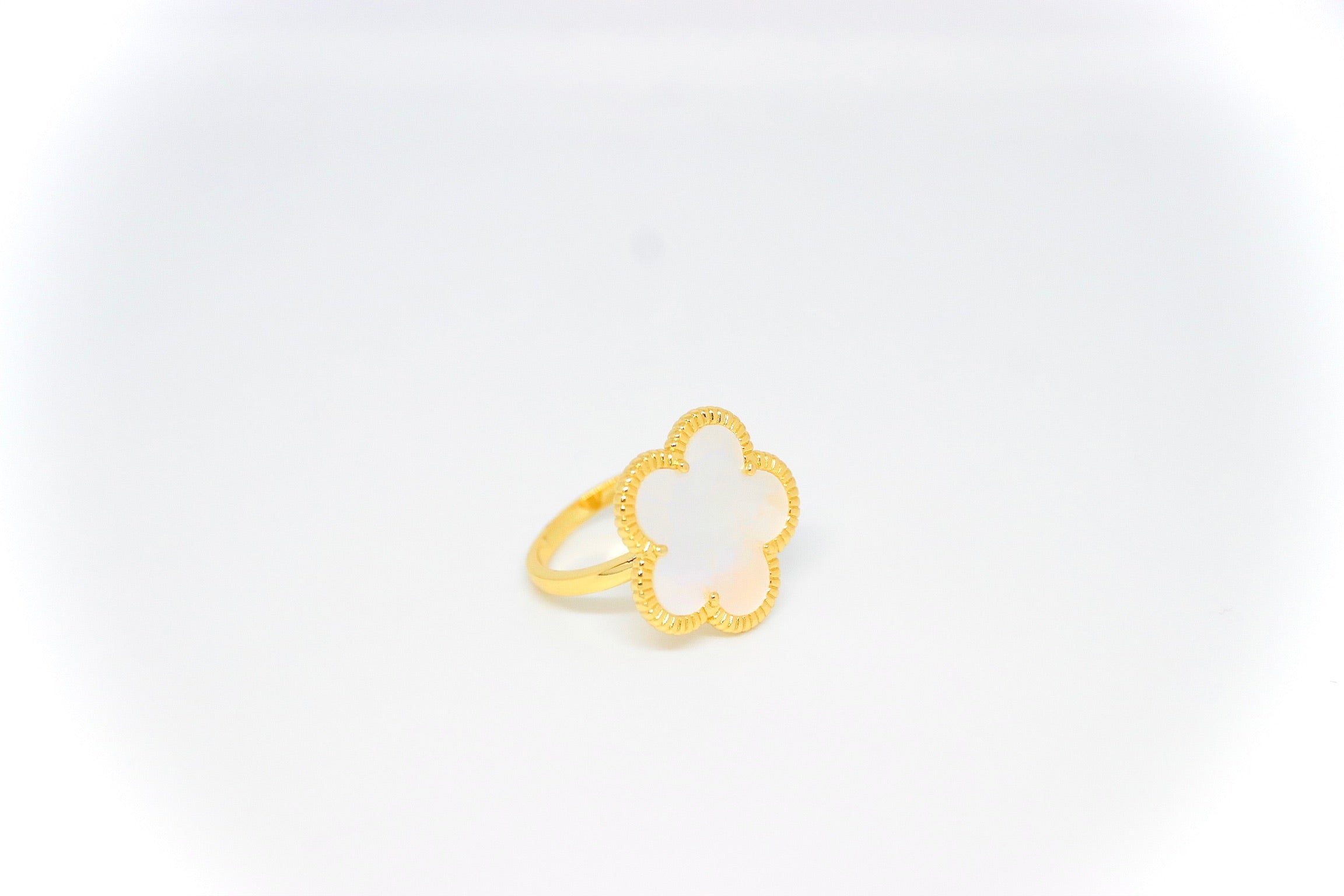 Anillo MOP Flower Brassy