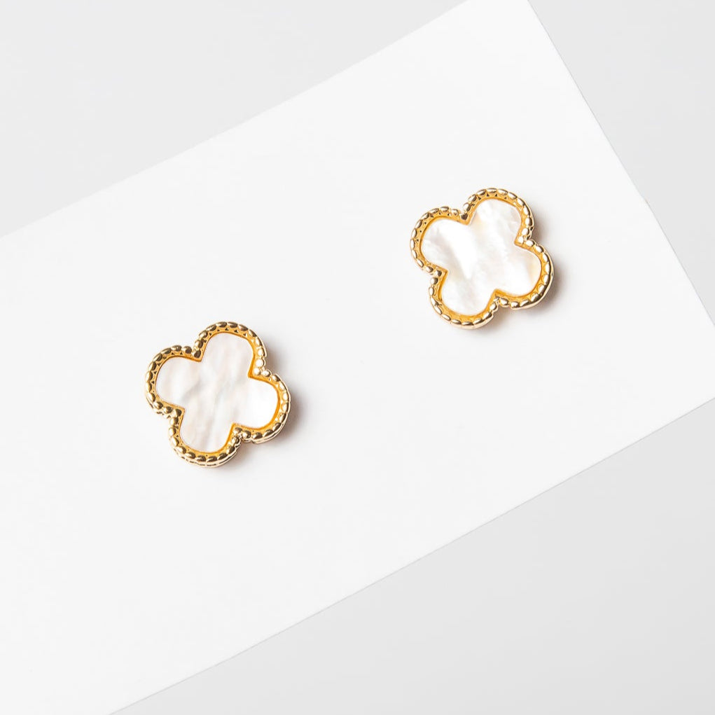 Aro Brass Nacar Clover