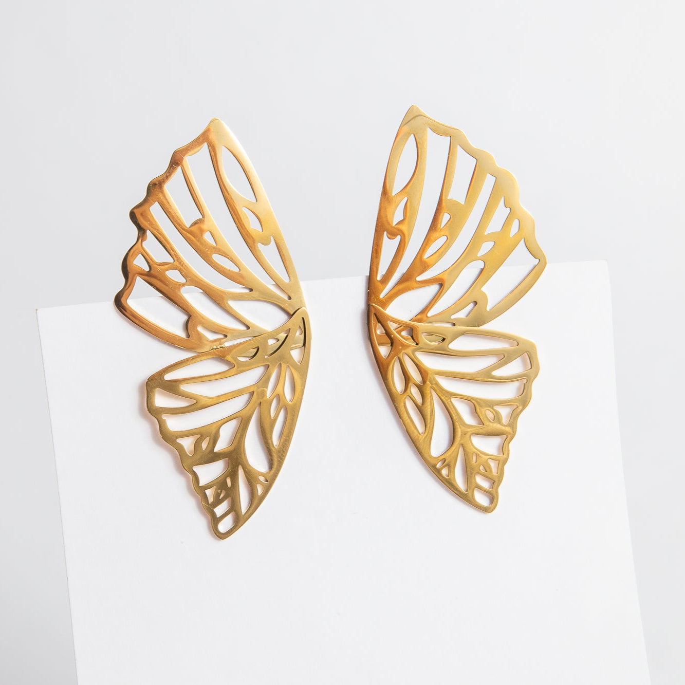 Aro Butterfly Outline Gran Stud