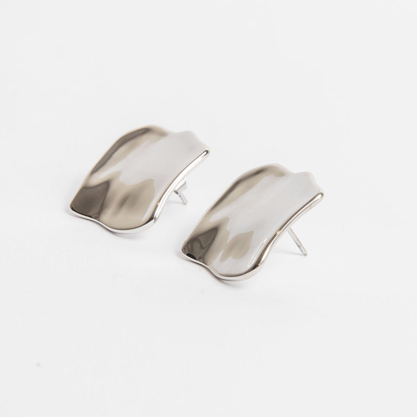 Aro  Freeform Flat Cube Stud