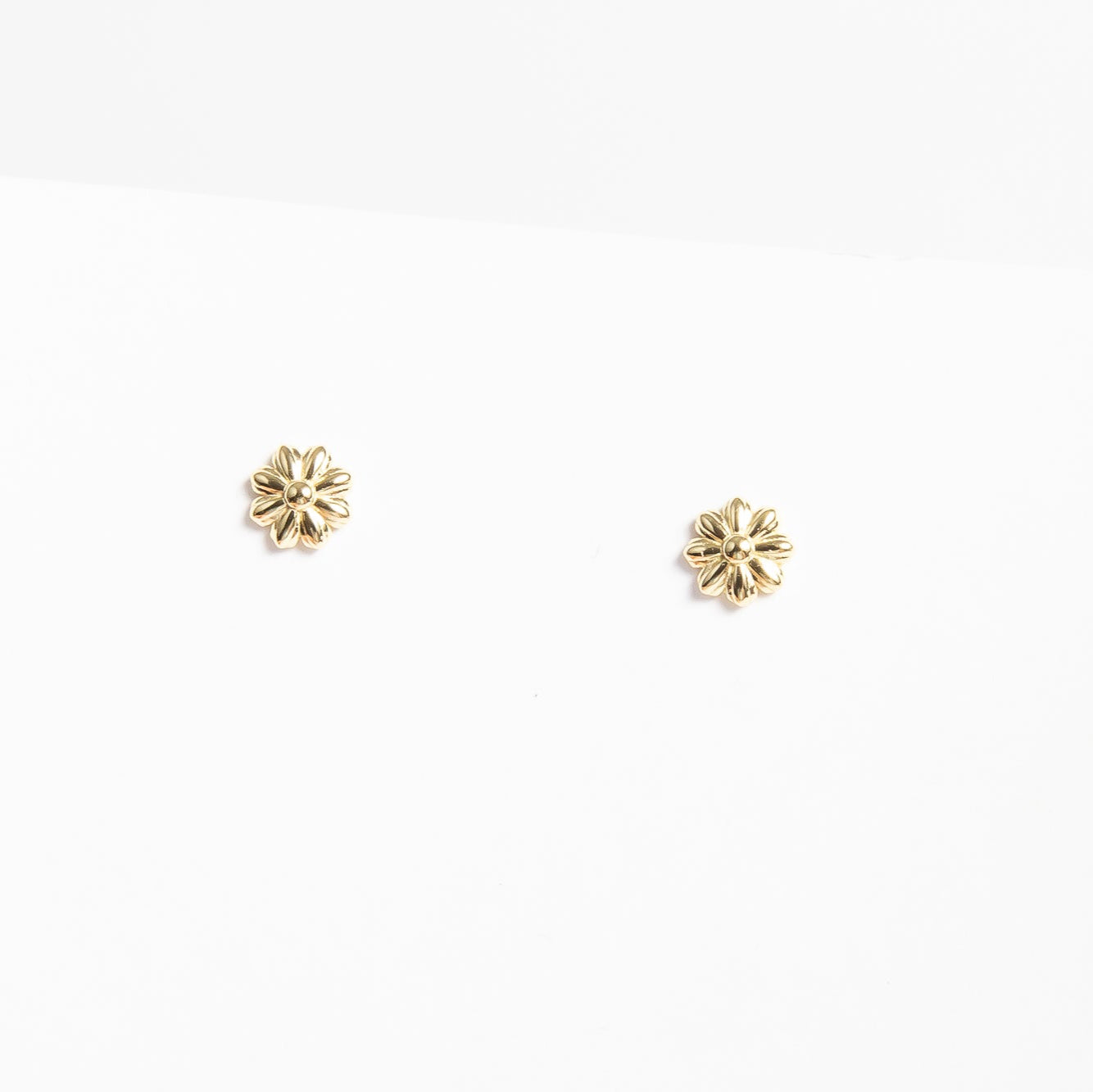 Aro Golden Flower Stud Mini