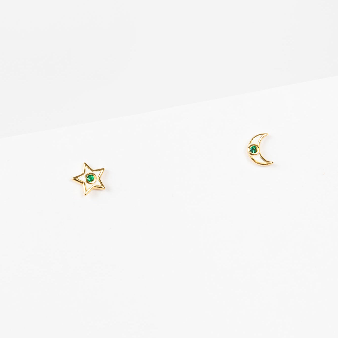 Aro Star & Moon White Green Mini Stud