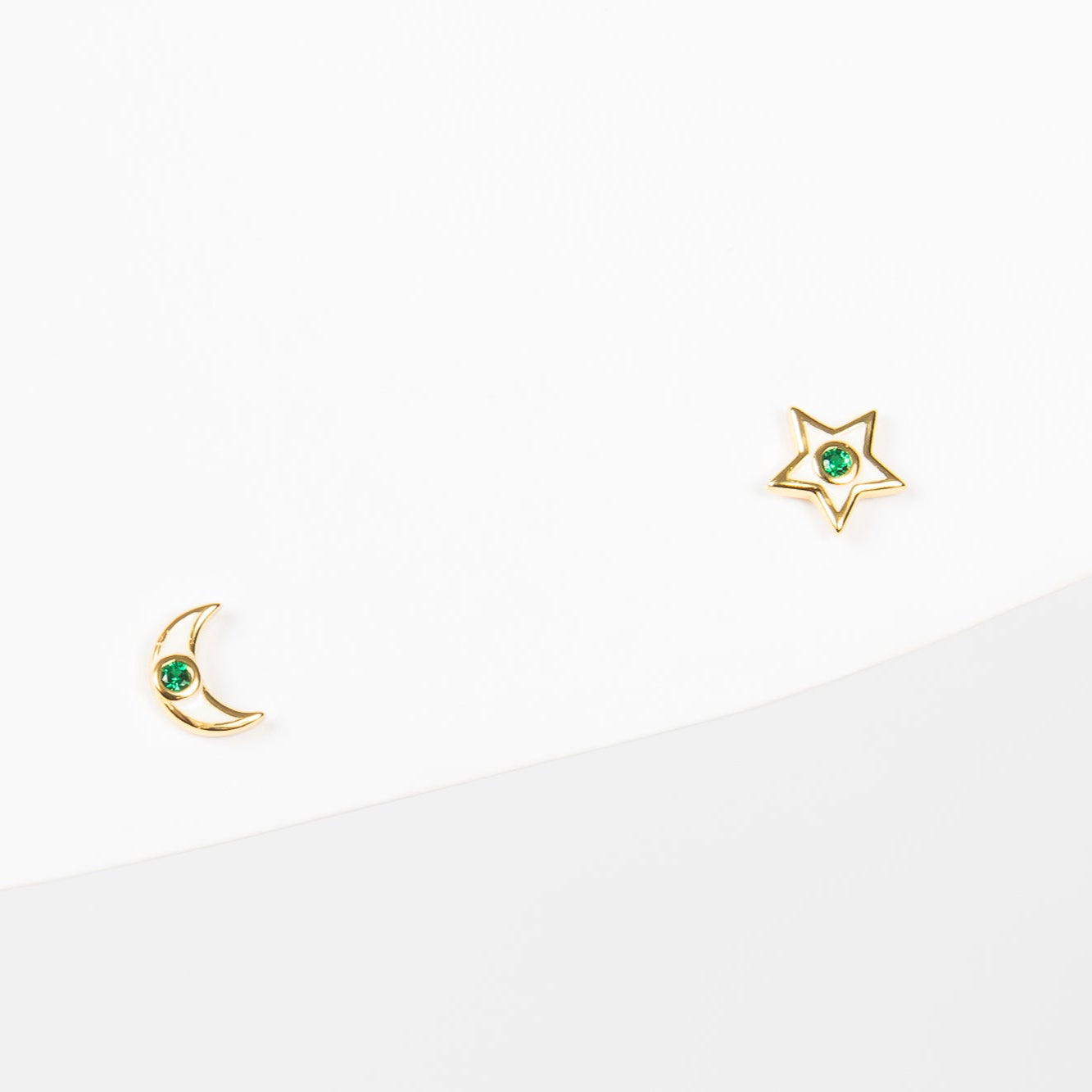 Aro Star & Moon White Green Mini Stud