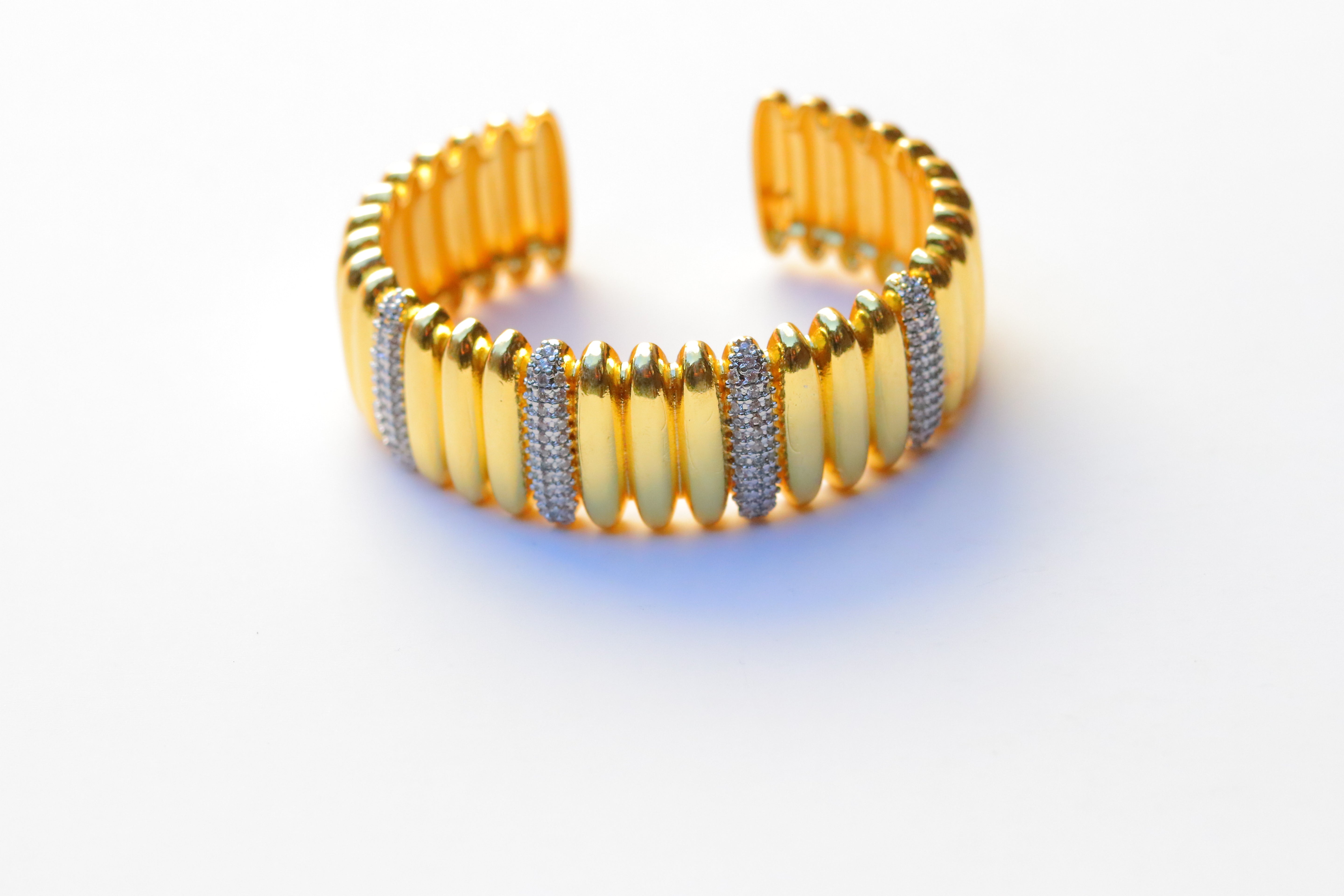 Pulsera Rigi Coil & CZ Strips Cuff