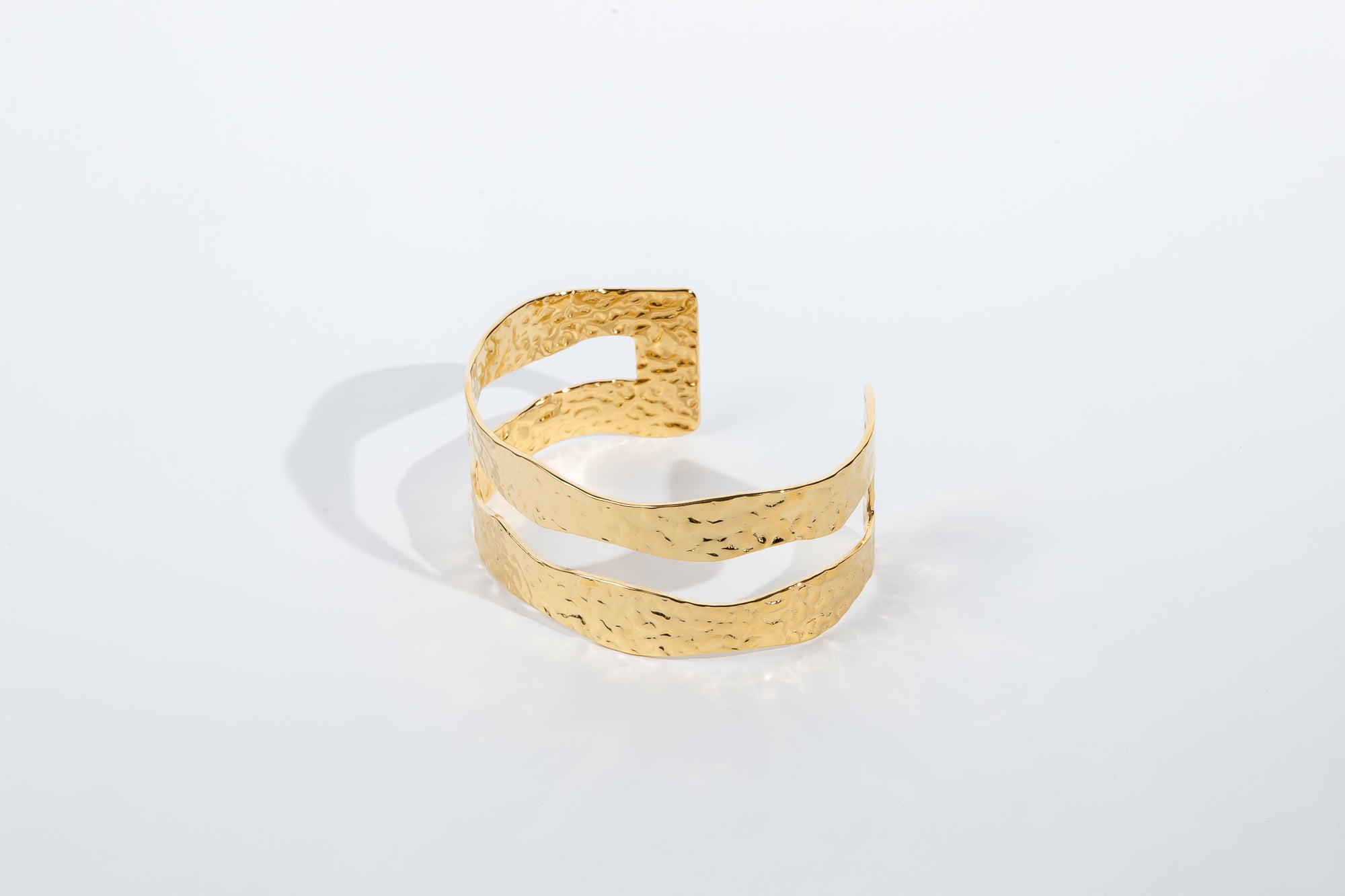 Pulsera Cutout Double Gold Cuff