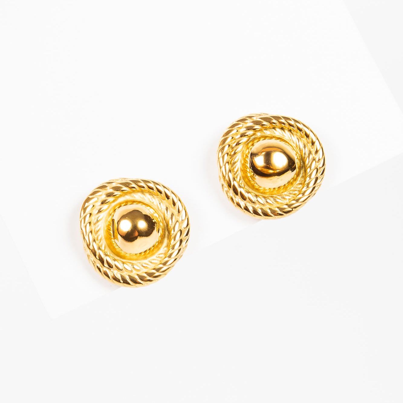 Aro Golden Swirl Stud