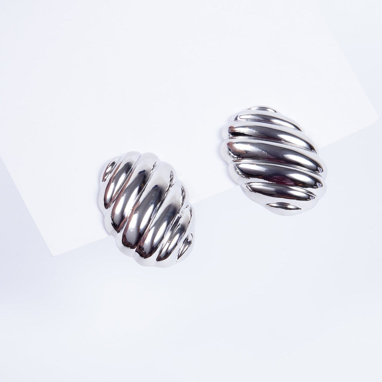 Oval Interlocking Gran Stud