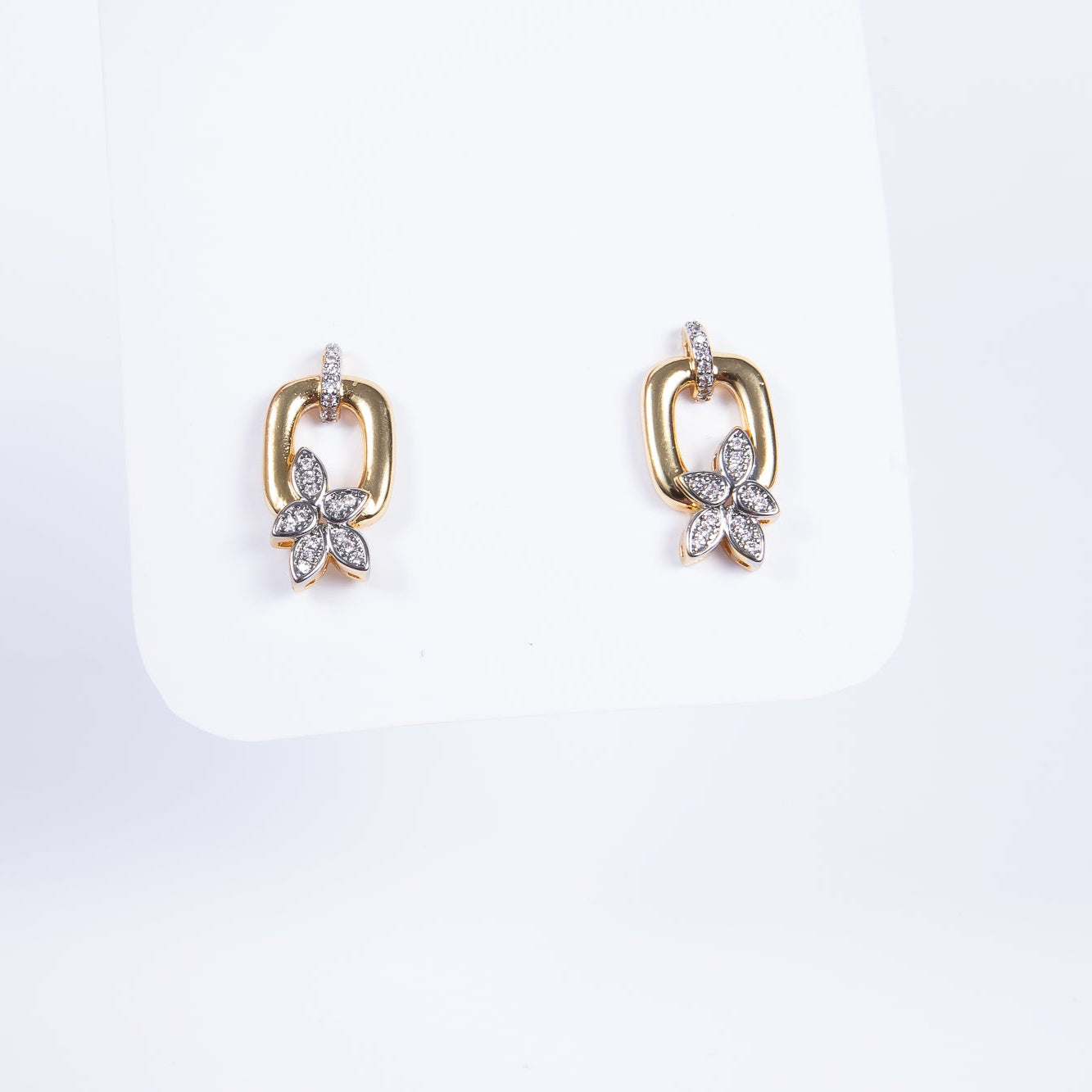 Brassy Bicolor Oval Flower Stud