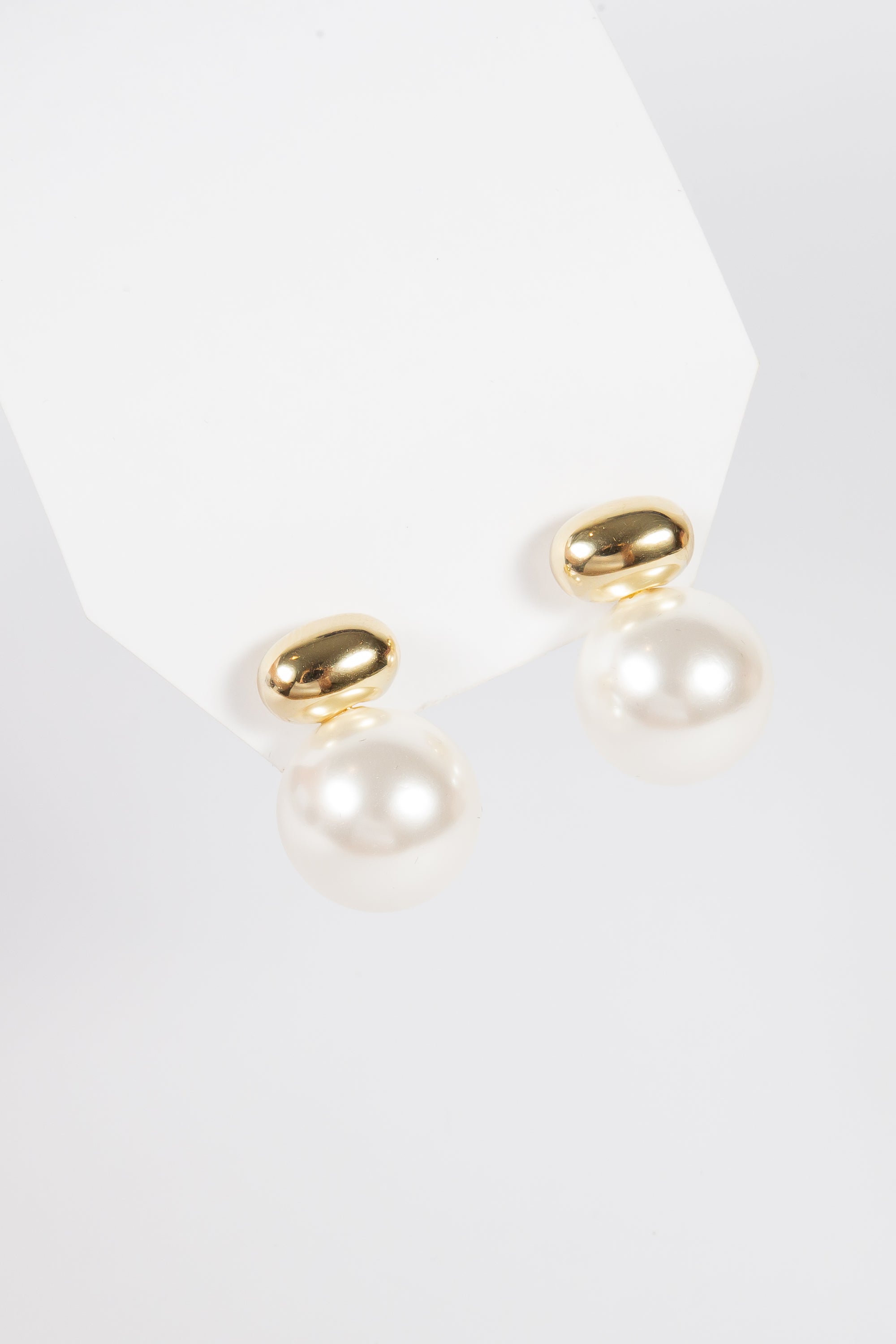 Aro Gran Pearl & Oval Bean Stud