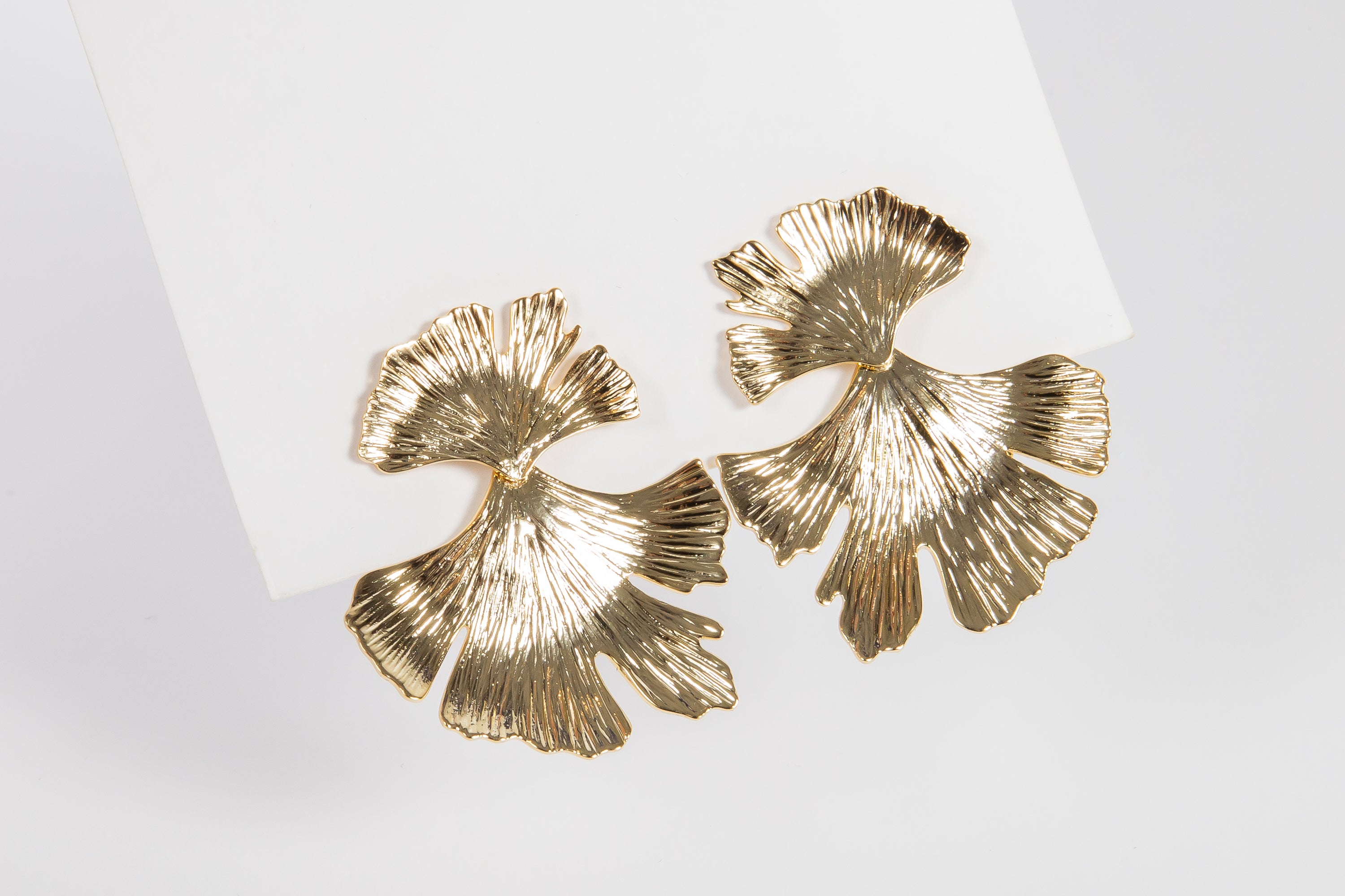 Aro Golden Leafy Leaf Med