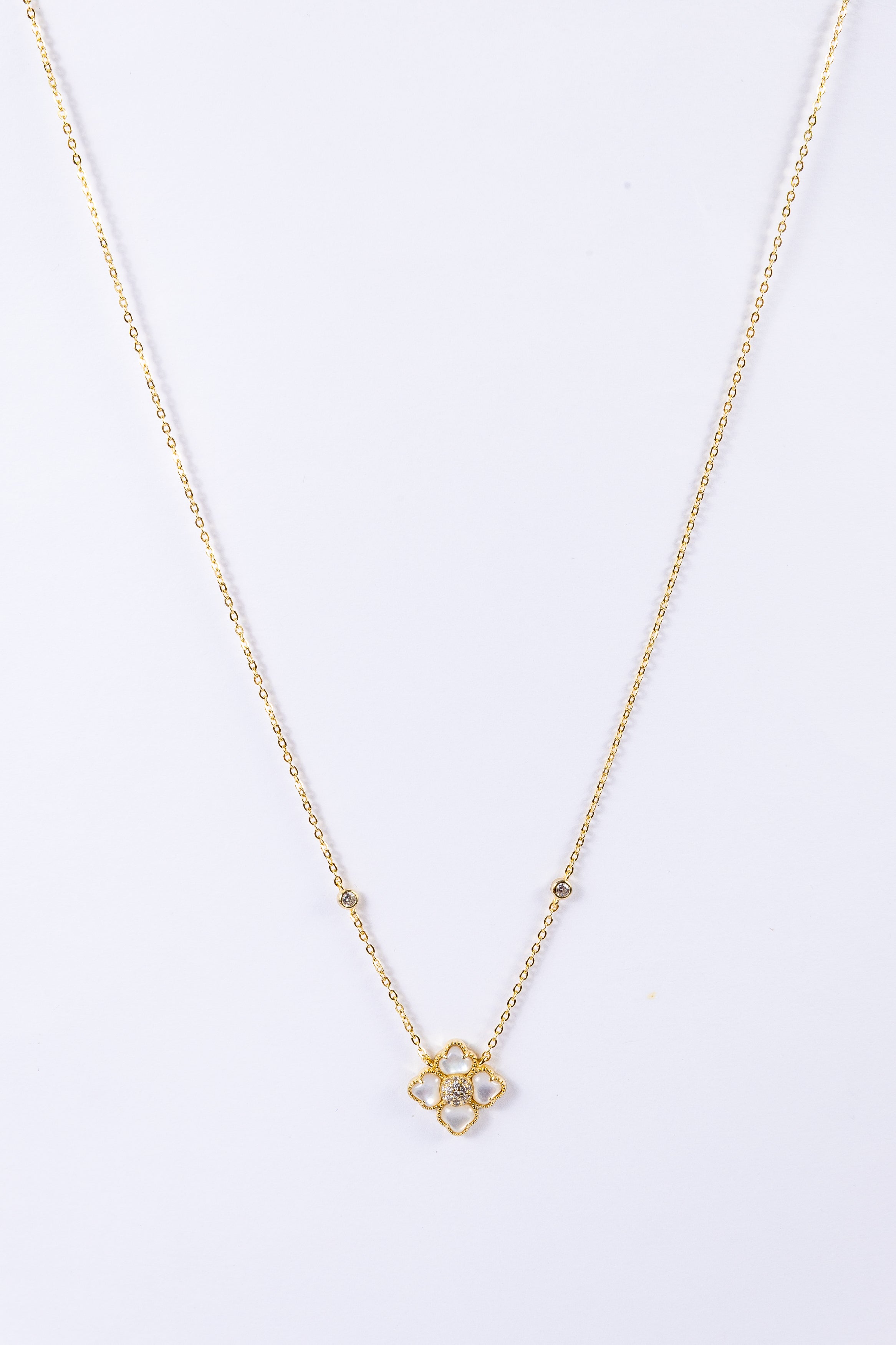 Collar MOP Clover CZ