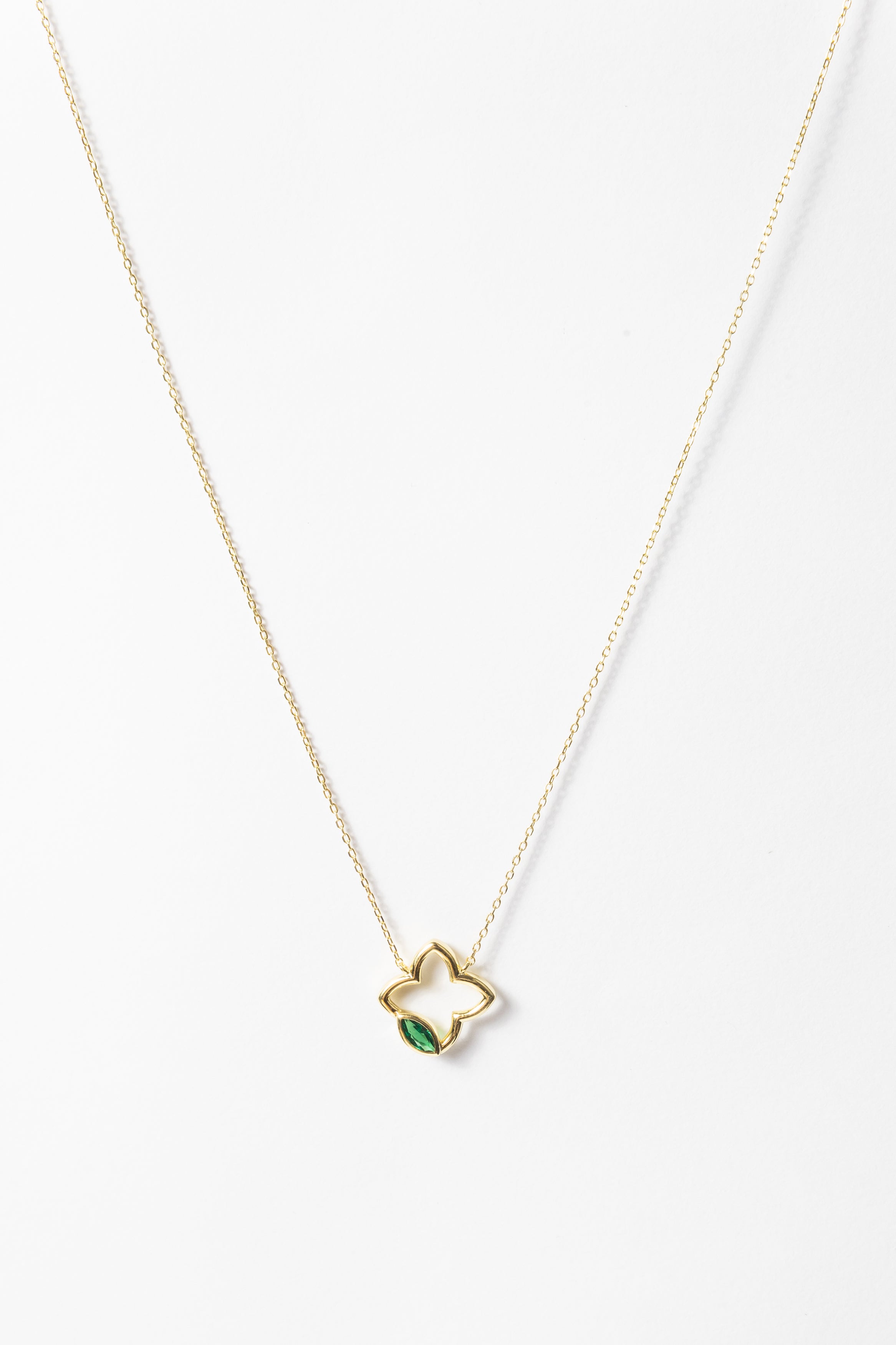 Collar Greeny Hollow Clover Necklace