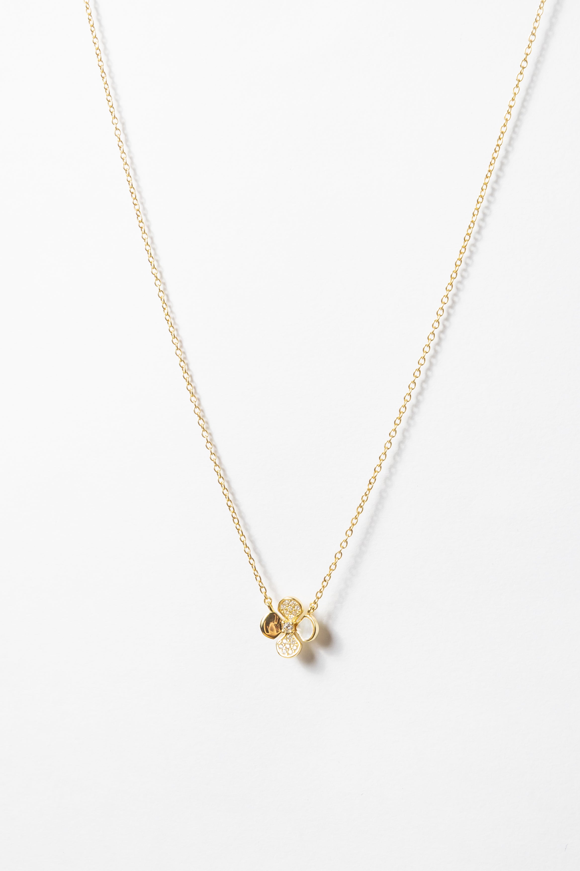 Collar 4 petal face Stud Necklace