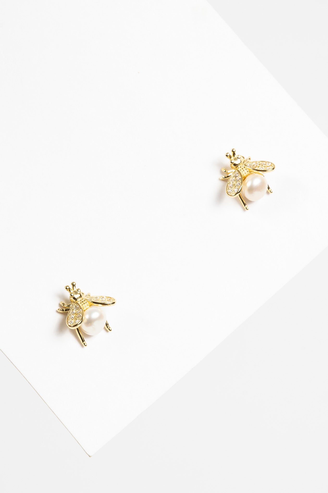 Aro Bee & Pearl Stud