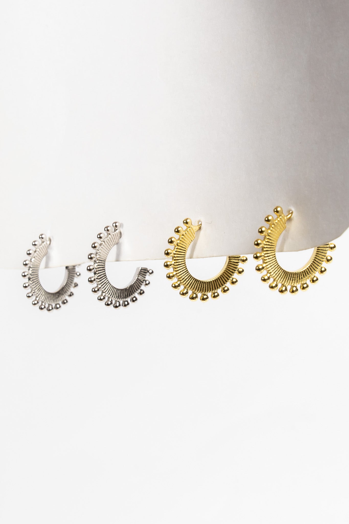Aro Pointed Flat Hoop