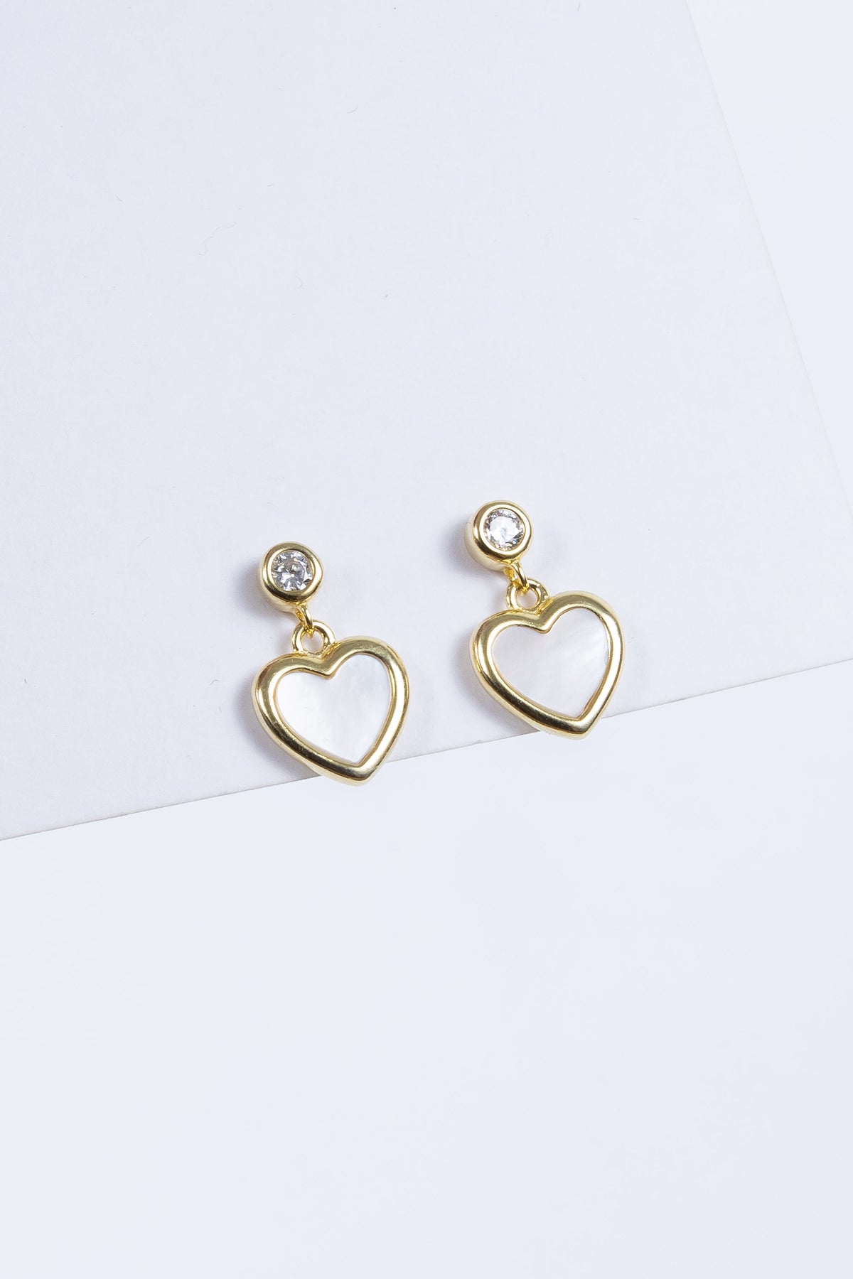 Aro CZ Sided MOP Heart Stud H