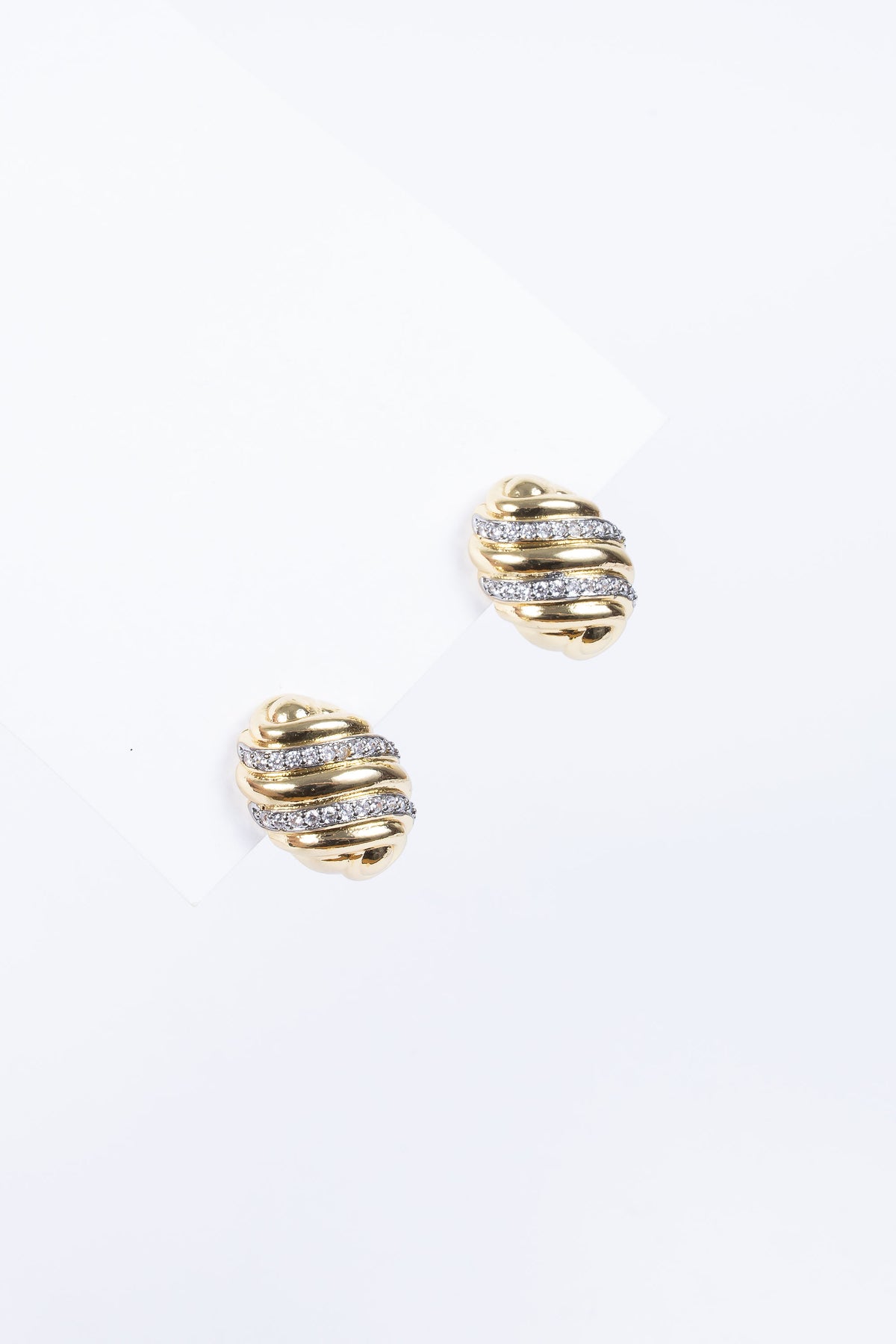 Aro Stainless Oval Crossy Gran Stud