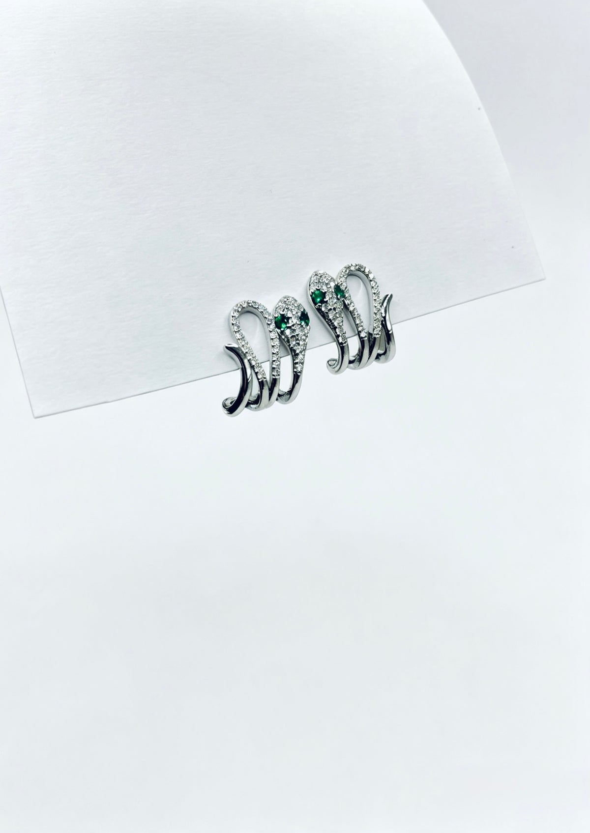 Aro Brassy Snakey Stud Plain T. Silver