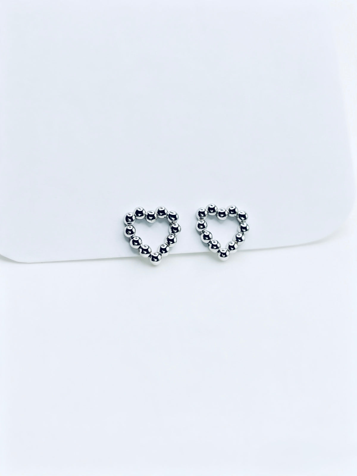 Aro Small Dotted Hollow Heart