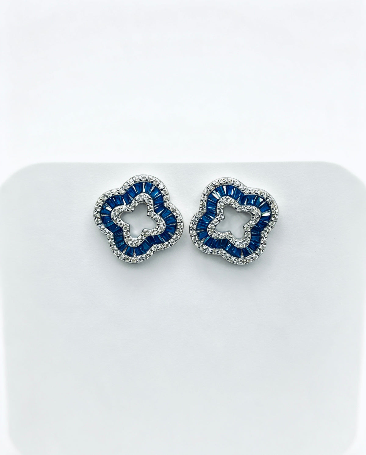 Aro Bluer Clover Stud