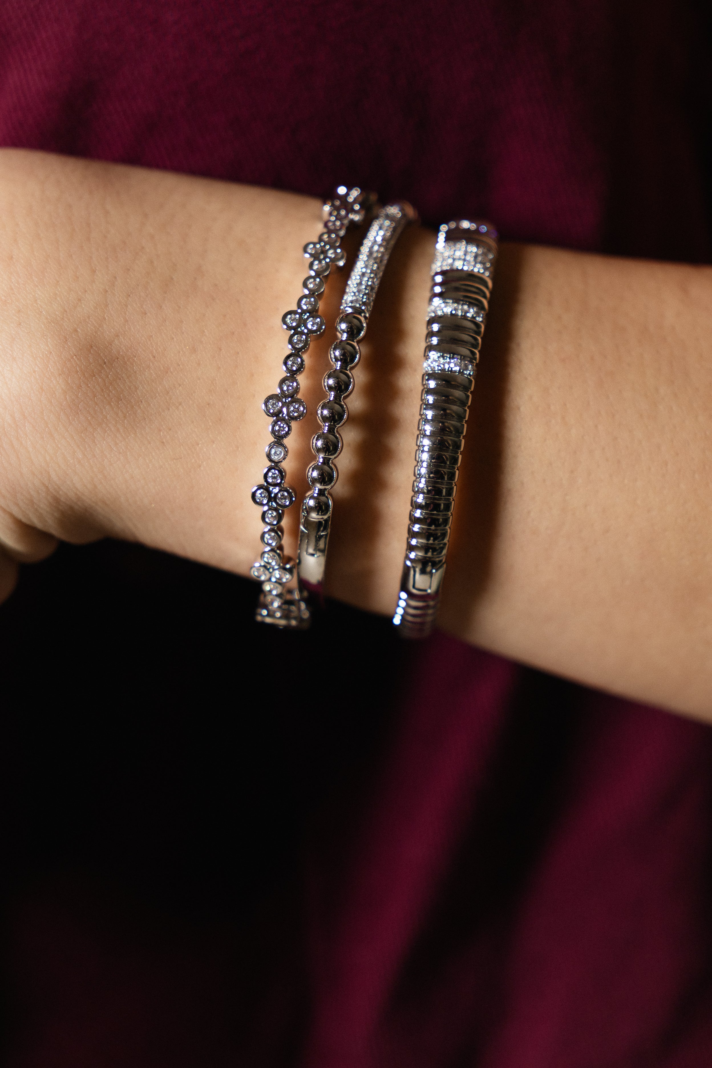 Pulsera Bubbles & Curved CZ Bar Bangle