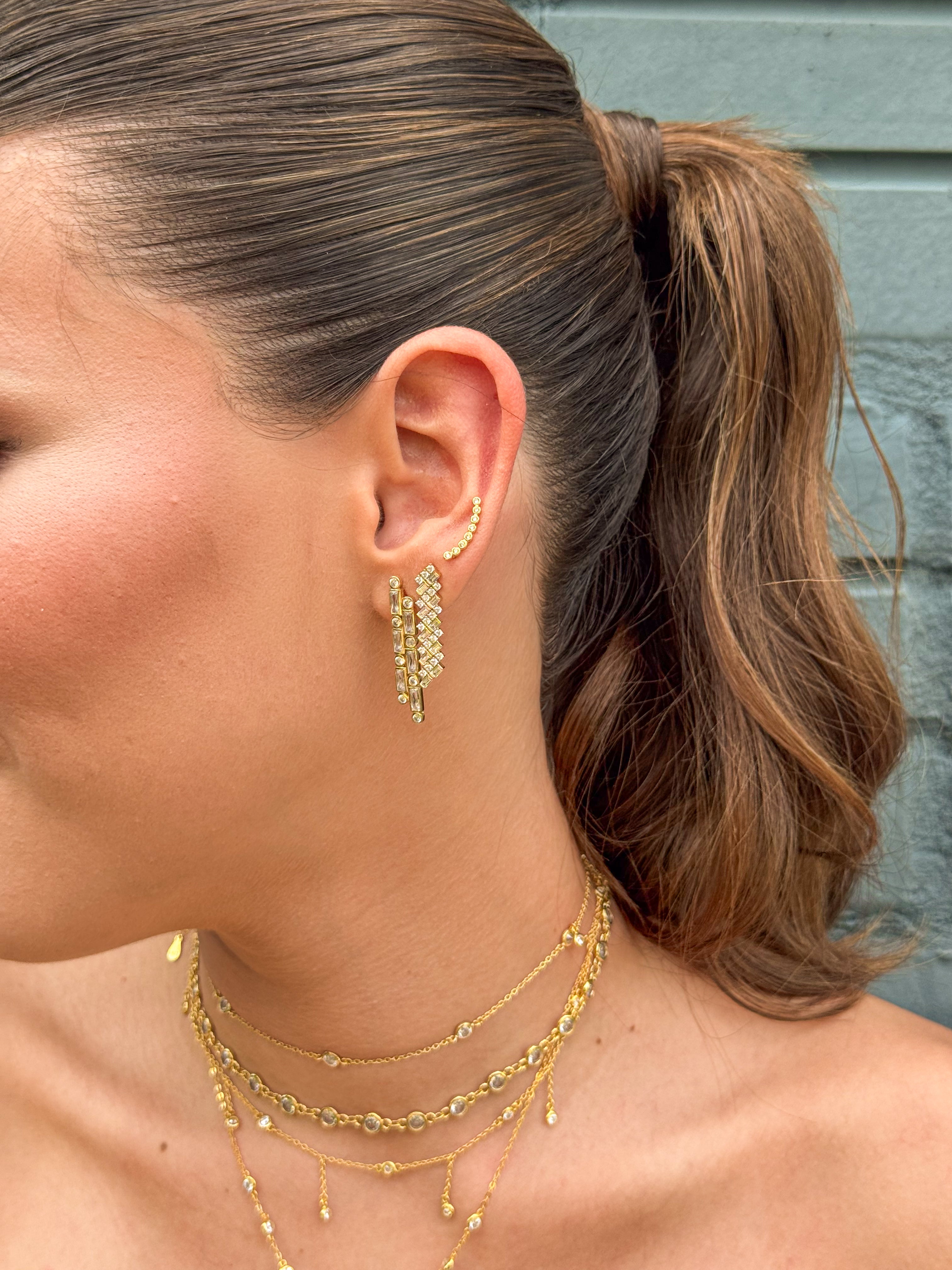 Aro New Pointy Zigzag Bagui CZ Large Stud