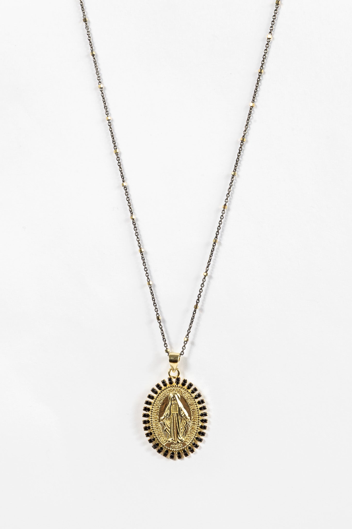 Collar Gran Oval Virgin Medal Black