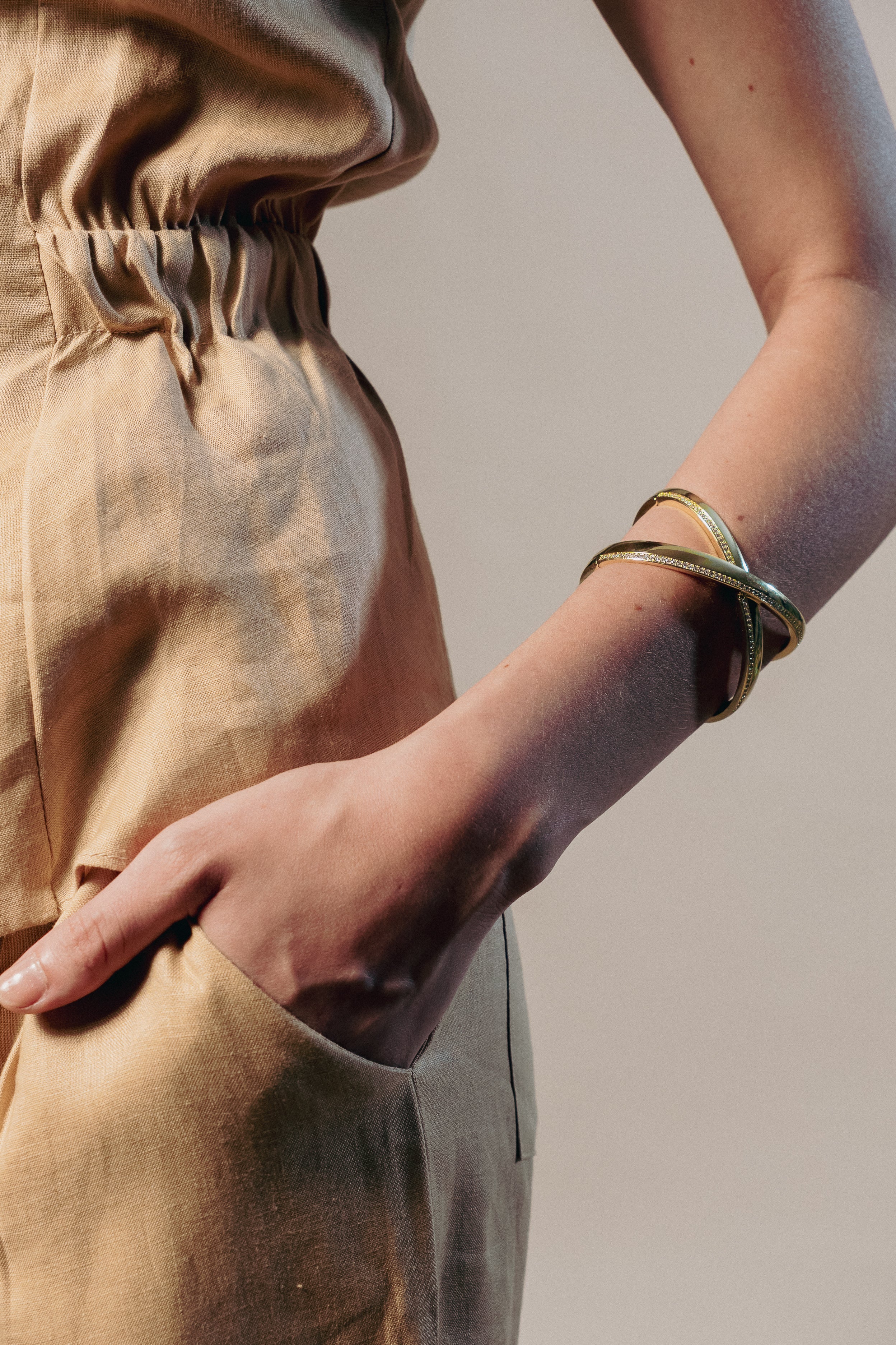 Pulsera Stainless Gran X & CZ Cuff