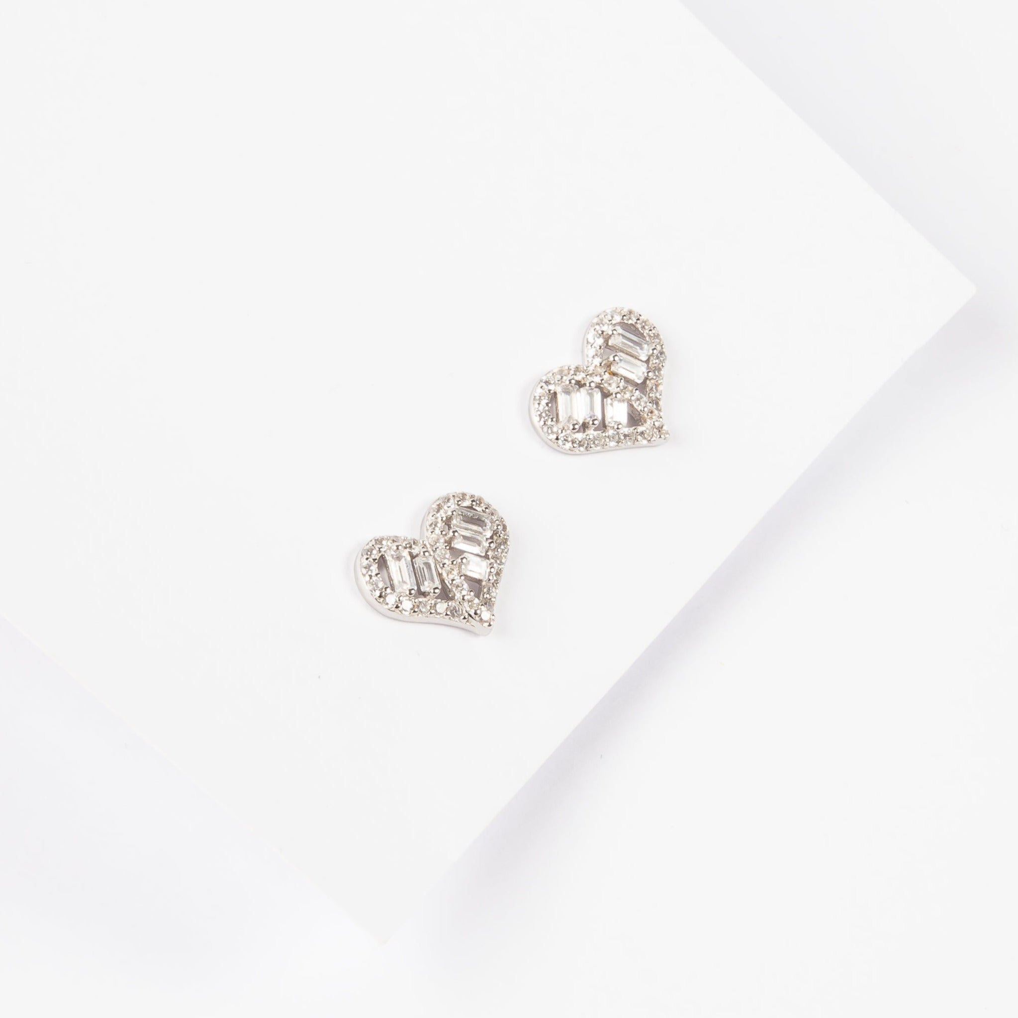 Aro Bagui Hollow Heart Stud Silver