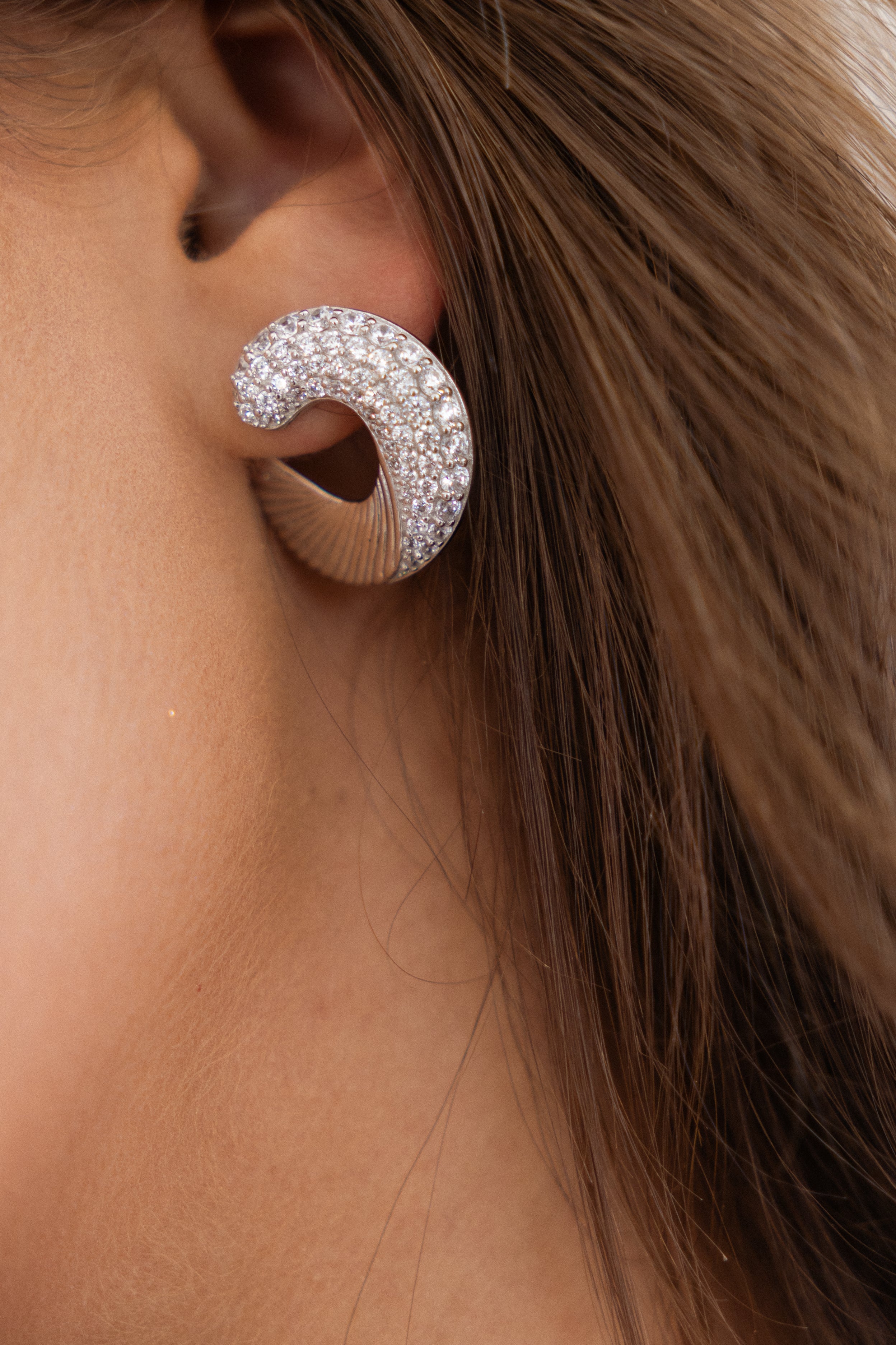 Aro Chunky Twisted Sided Hoop