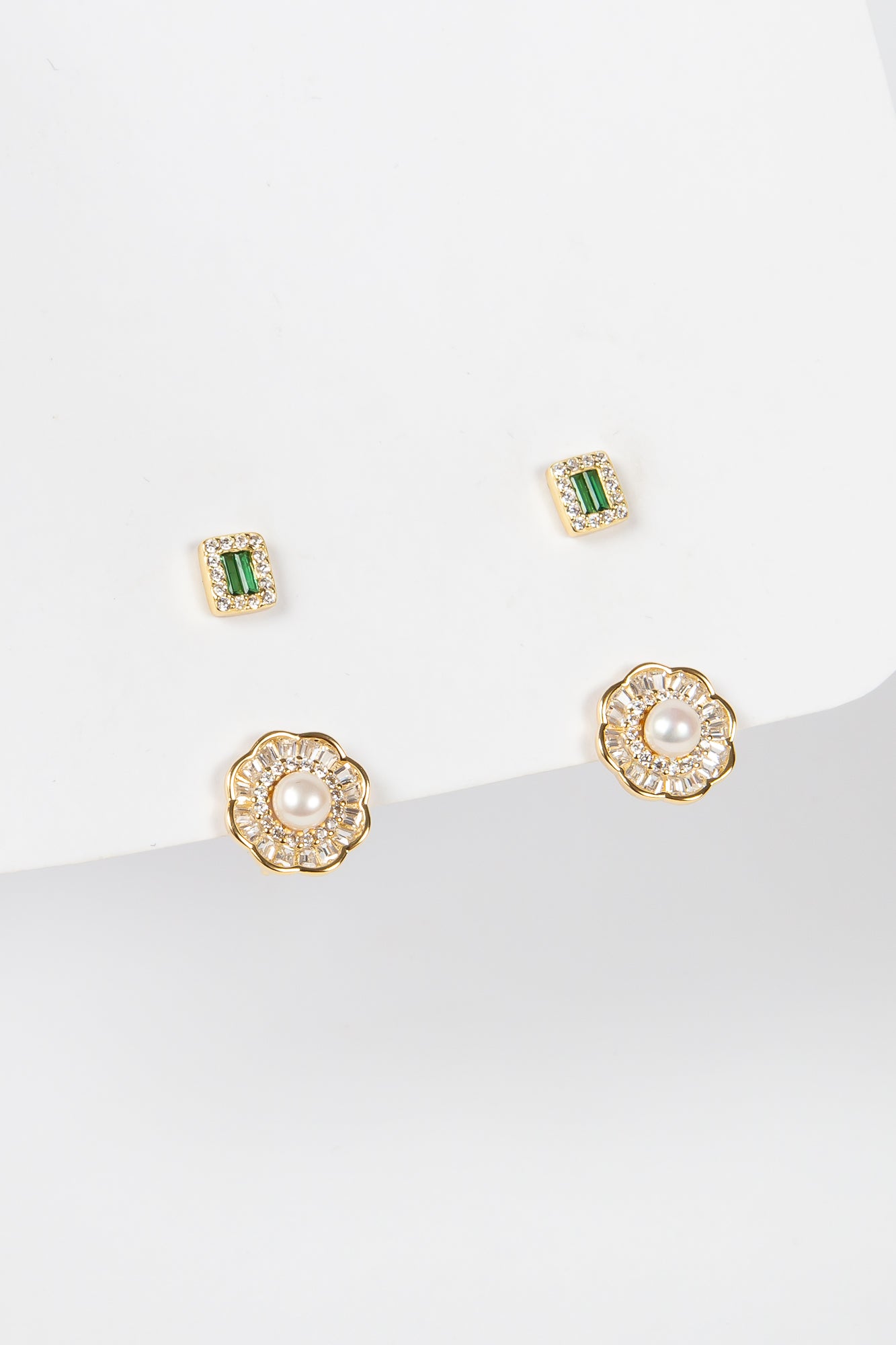 Aro New Bagui & CZ square Stud Gold & Green
