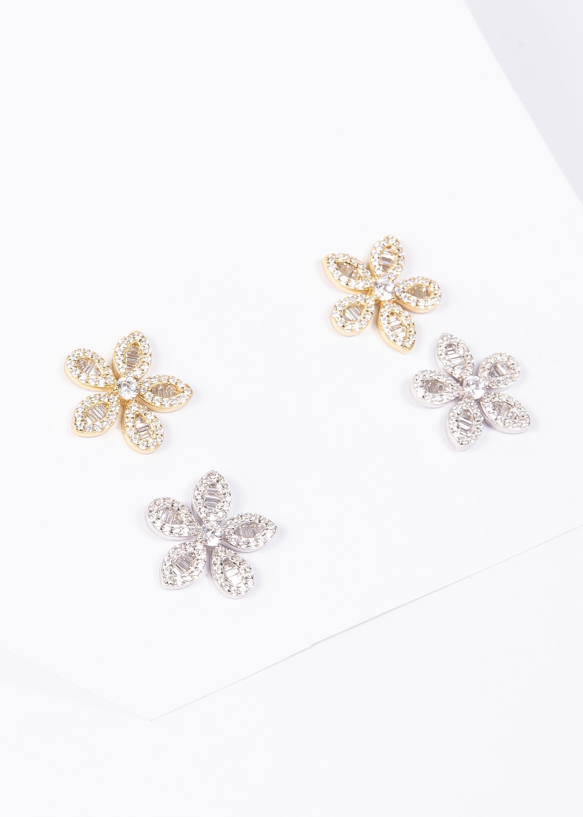 Aro Sergios Gold Flower Stud L