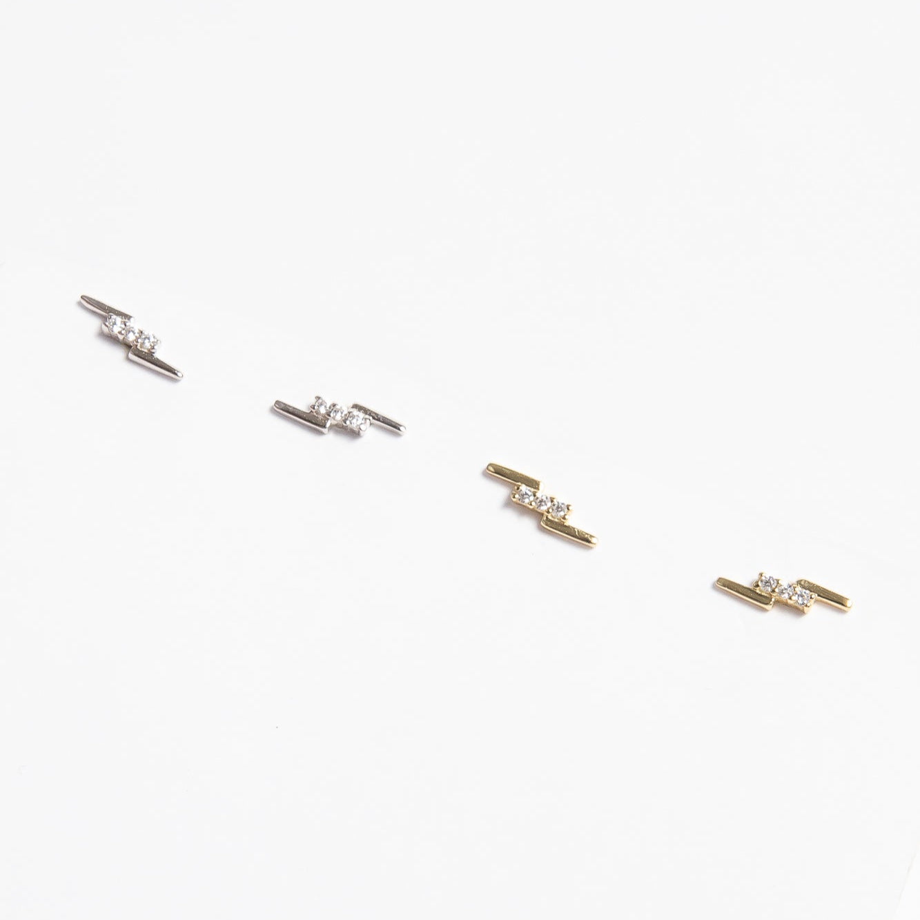 AroTri Line Single CZ baby Stud