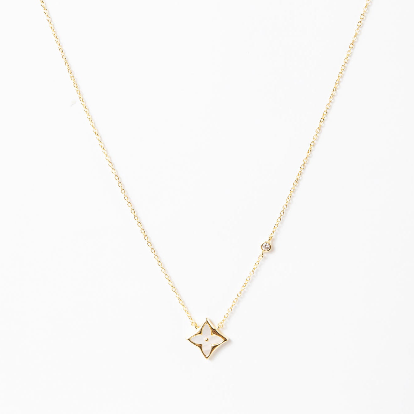 Collar Pointy Clover MOP Necklace