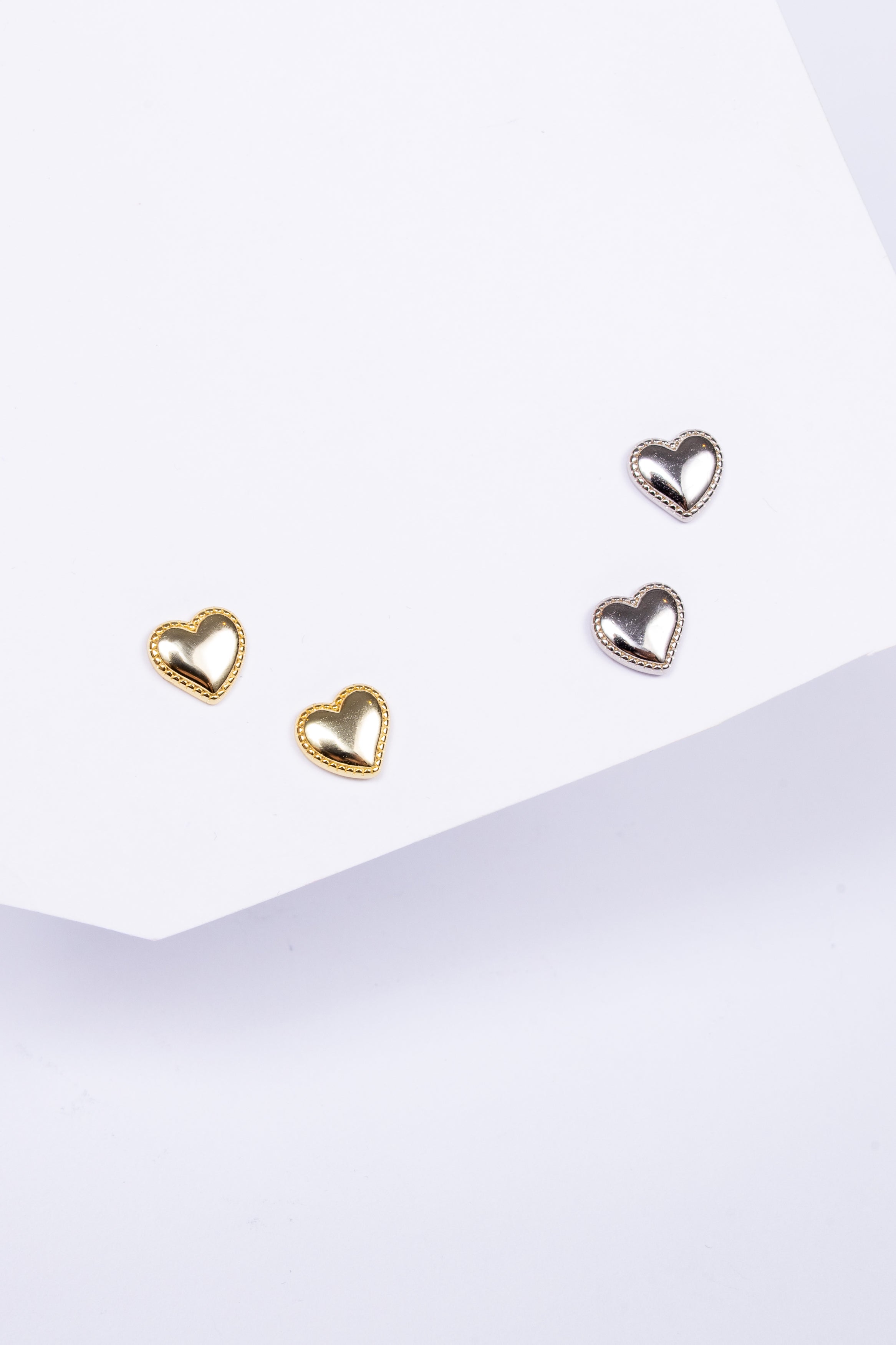 Aro  Cutey Sacred Med Heart Stud