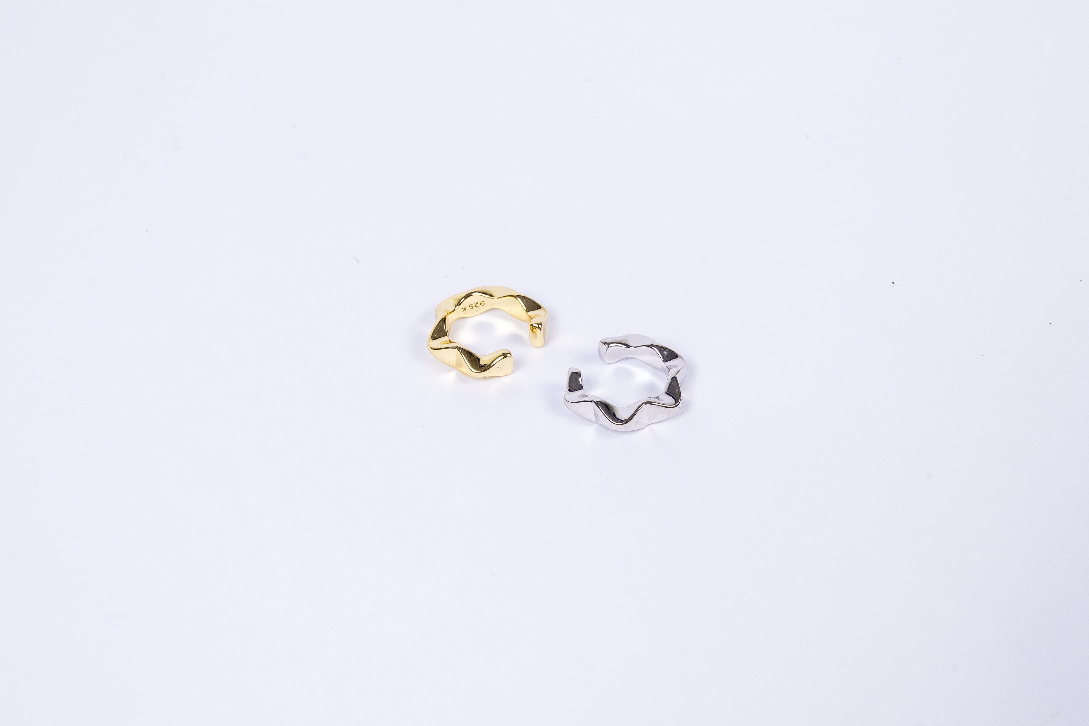 Aro Irregular Slinky Cuff Gold