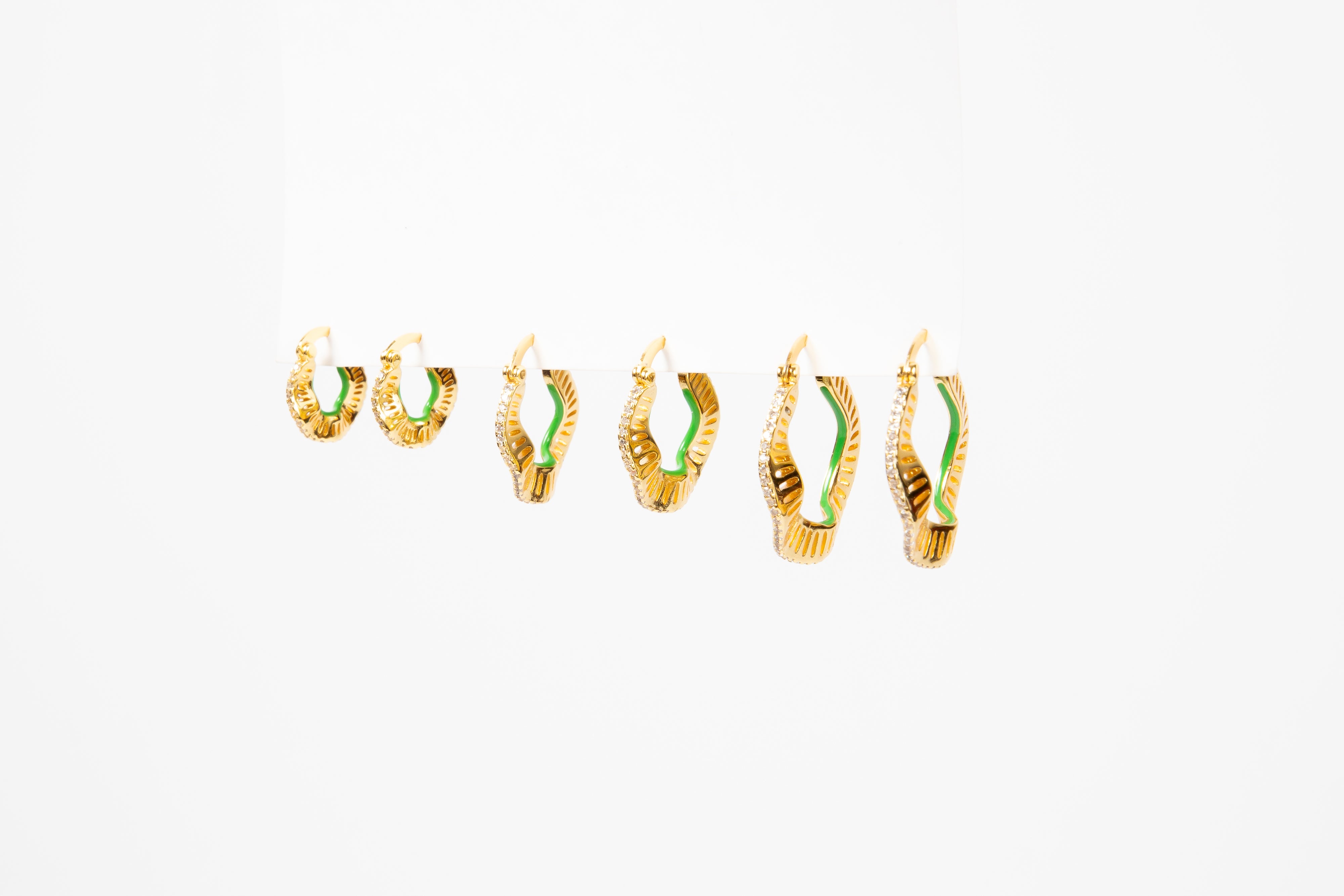 Aro Wavy Green Cz Hoop